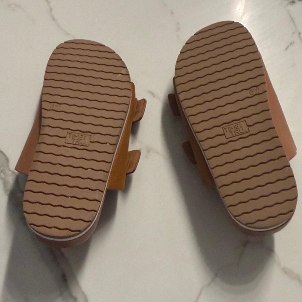 Time and Tru Brown Sandals - Picture 4 of 4